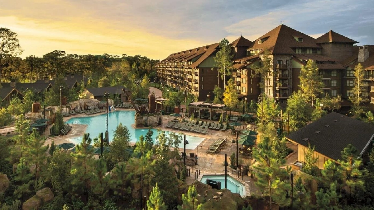 Private shuttle to Copper Creek Villas & Cabins at Disney’s Wilderness Lodge