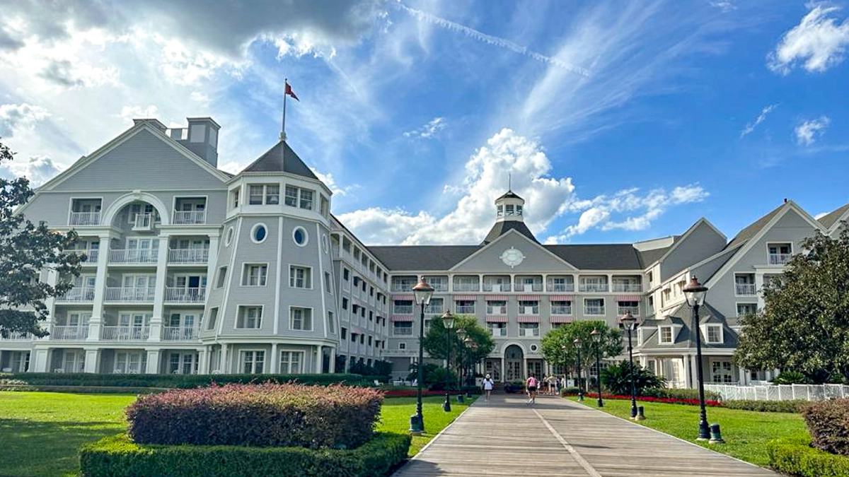 Shuttle and limo to Disney's Yacht Club Resort Orlando